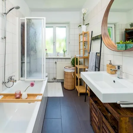 Eg Rechts Große 3-zimmer Nähe Salzburg *